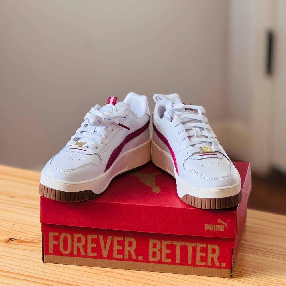 Puma White and Red Sneakers - Picture 1 of 5